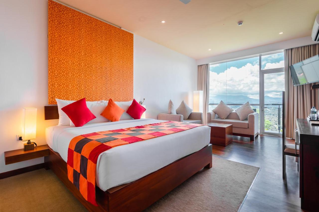 เมาน์ บลู กัณฏิ Hotel แคนดี้ ภายนอก รูปภาพ