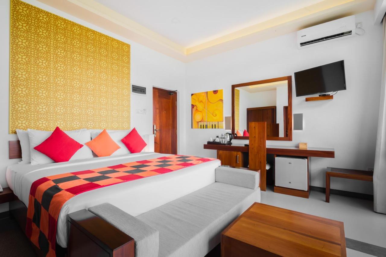 เมาน์ บลู กัณฏิ Hotel แคนดี้ ภายนอก รูปภาพ